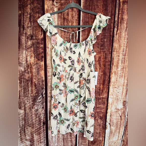 Hurley | NWT Island Batik Floral Mini Dress - Picture 11 of 12